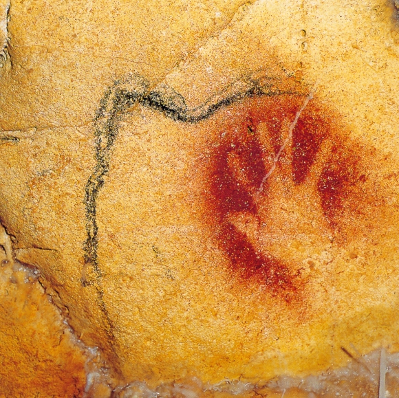 Image result for main humaine grotte chauvet pont d'arc